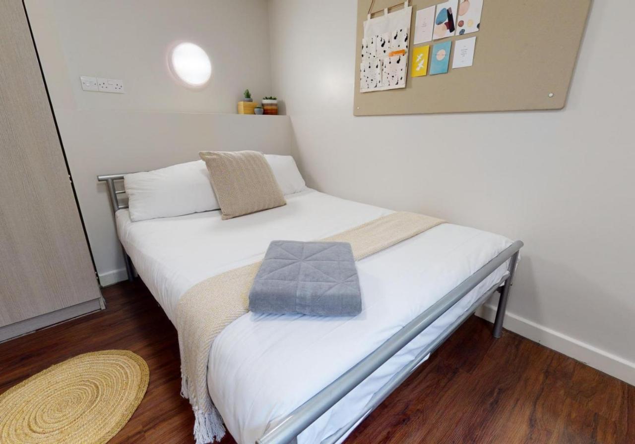 Private Bedrooms With Shared Kitchen And Studios At Iq Tufnell House In Londres Exterior foto